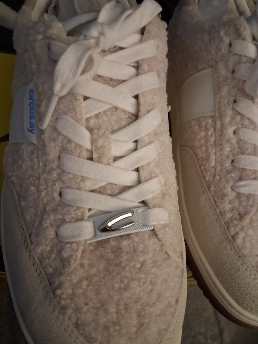 NEW W/BOX Circus by Sam Edelman US Size 9M, Cream Sherpa Lace-Up Sneakers - Picture 6 of 16